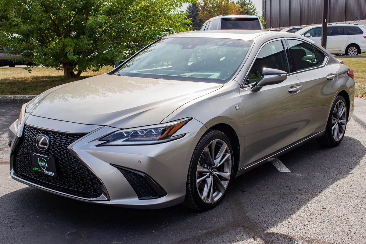 2019 Lexus ES 350 F SPORT photo 2