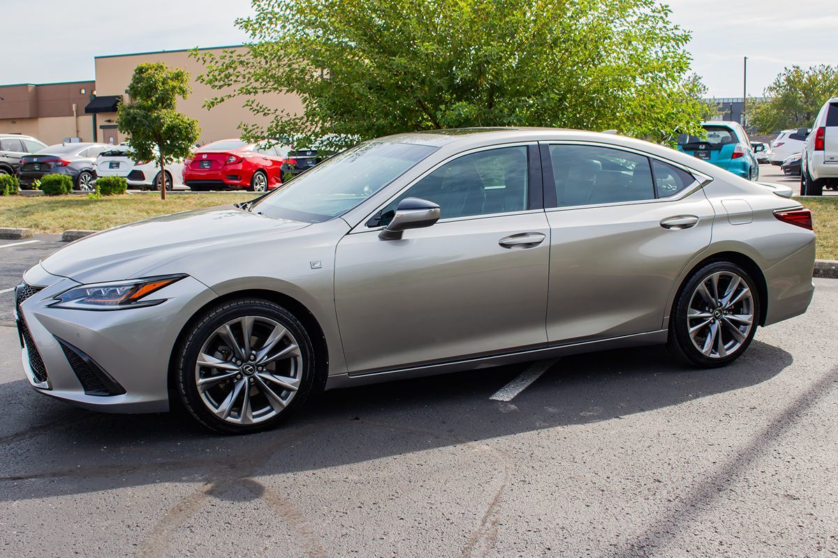 2019 Lexus ES 350 F SPORT photo 3