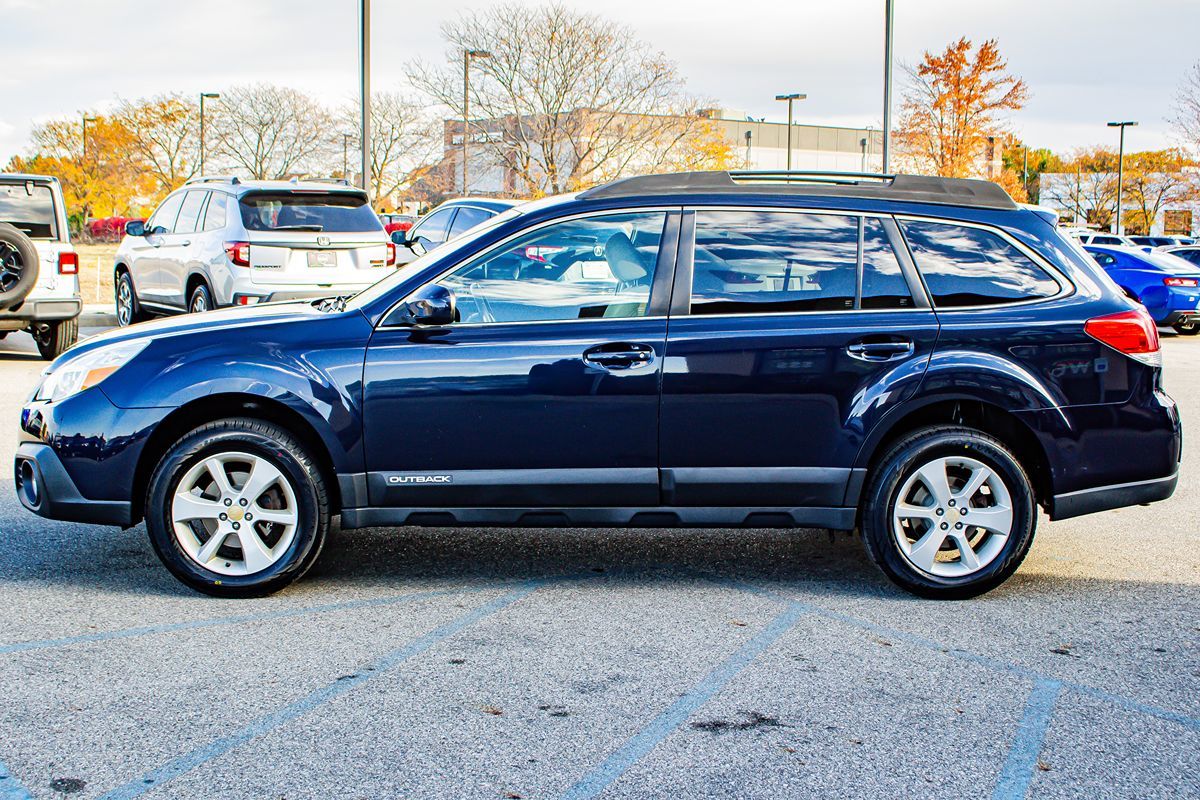 2013 Subaru Outback 2.5i Premium photo 3
