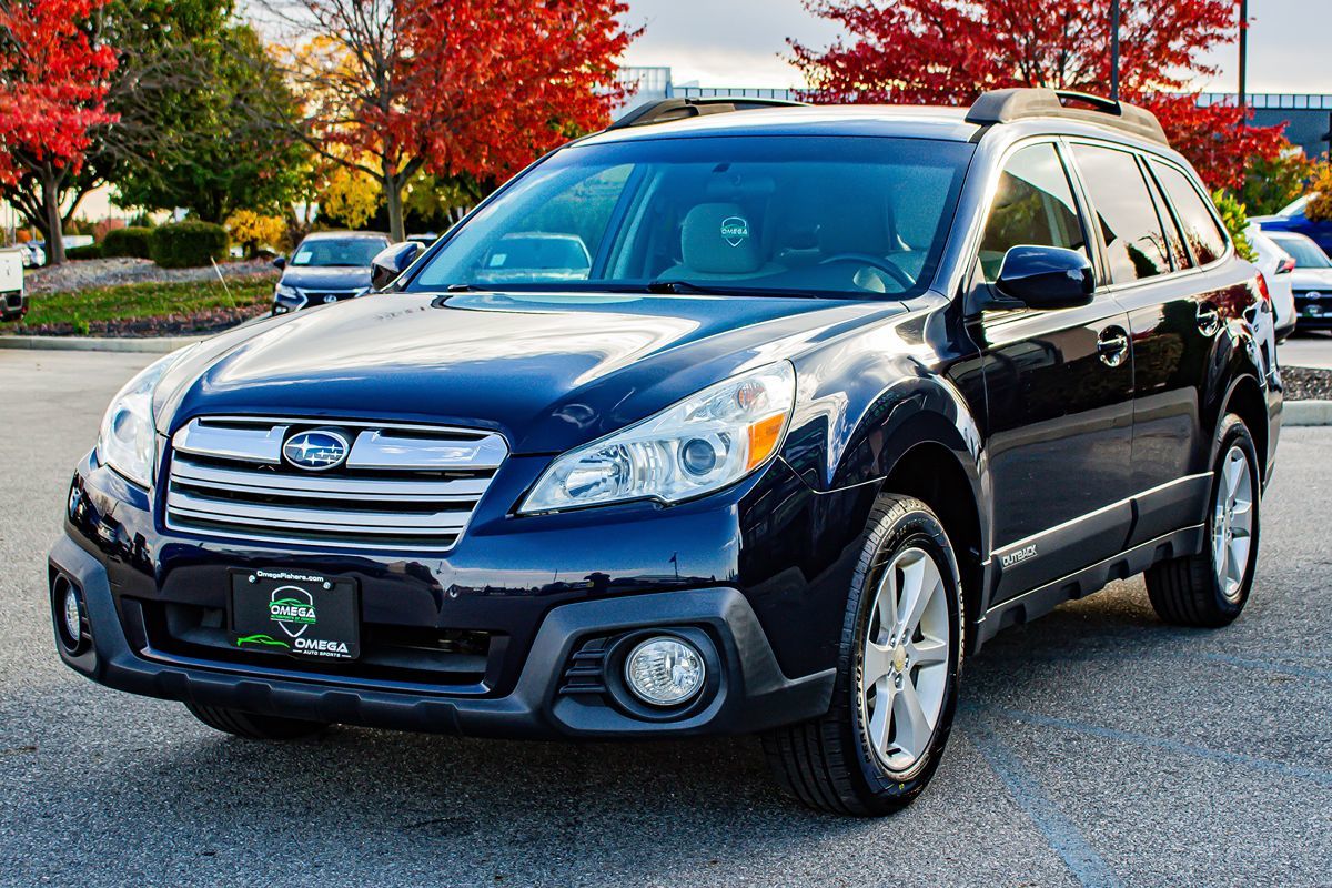2013 Subaru Outback 2.5i Premium photo 2