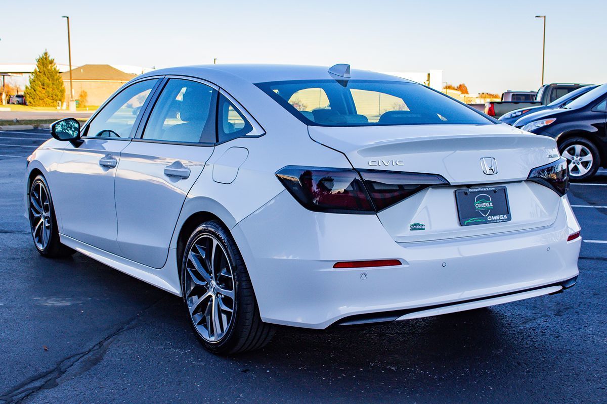 2023 Honda Civic Touring photo 4
