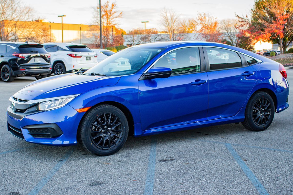 2017 Honda Civic LX photo 4