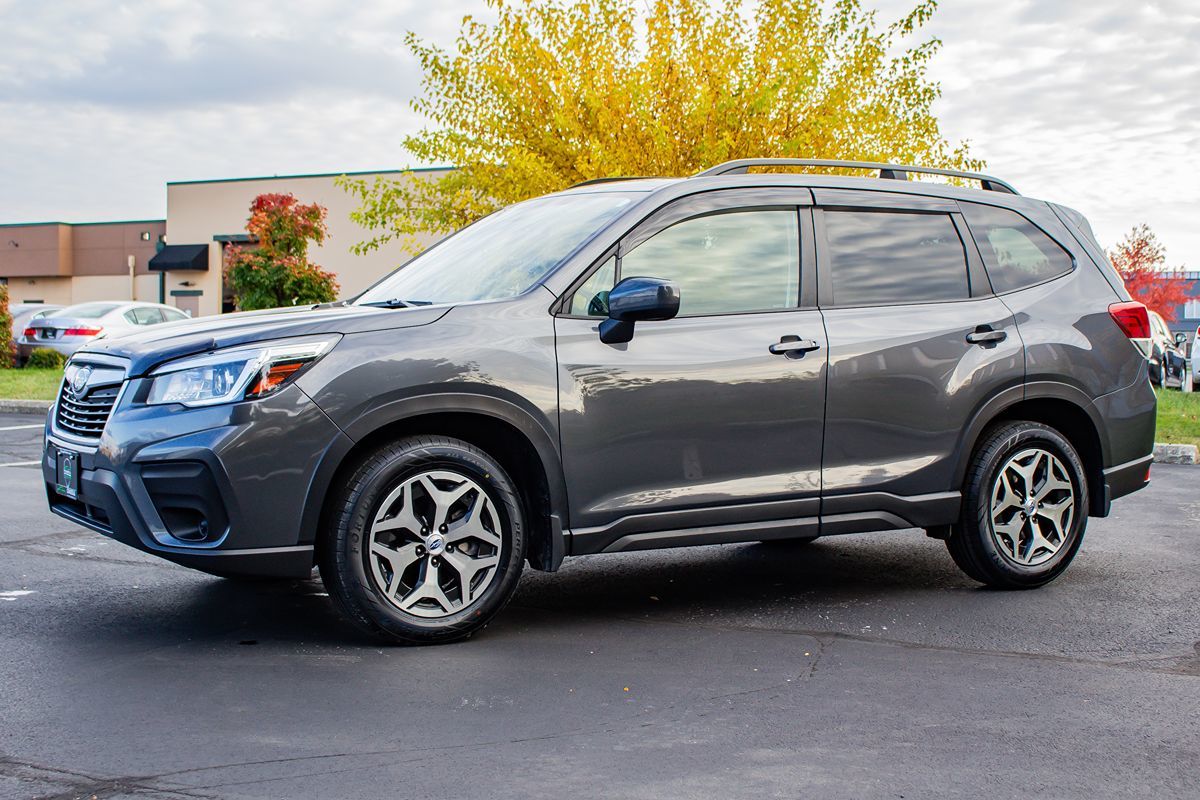 2020 Subaru Forester Premium photo 2