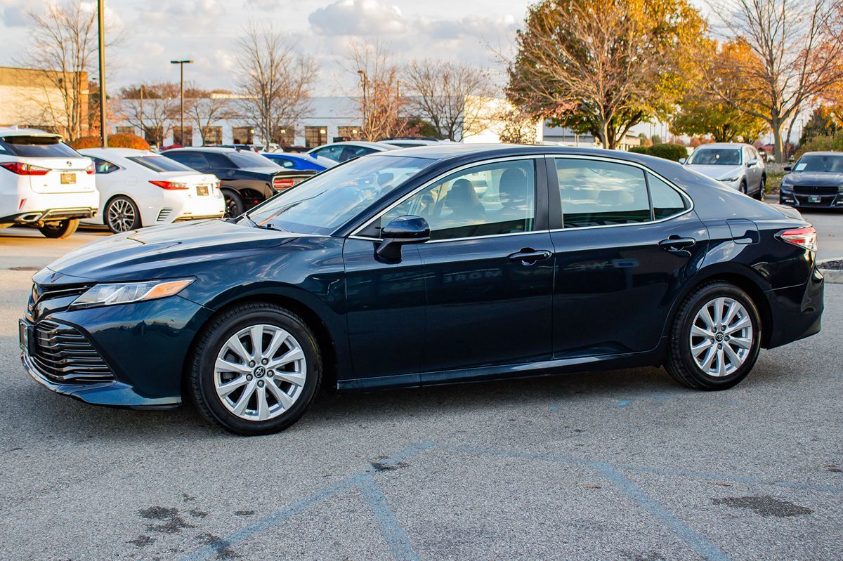 2018 Toyota Camry SE XLE photo 4