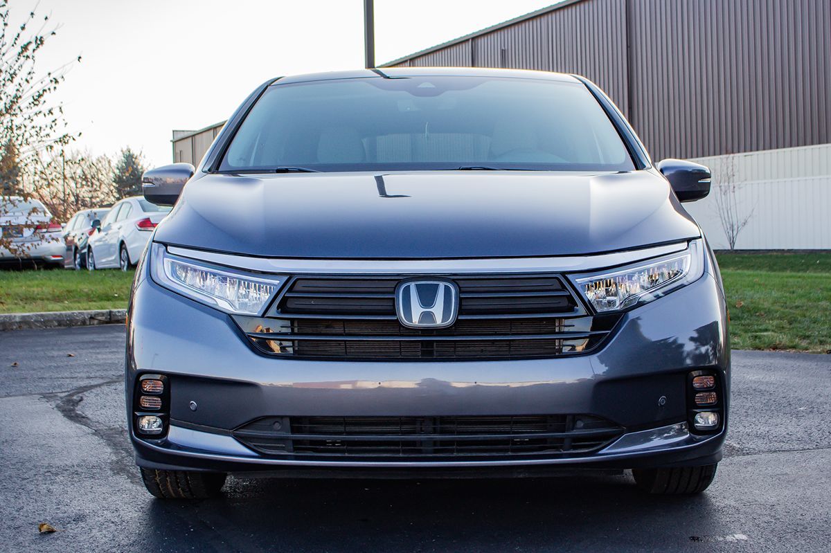 2024 Honda Odyssey Touring photo 2