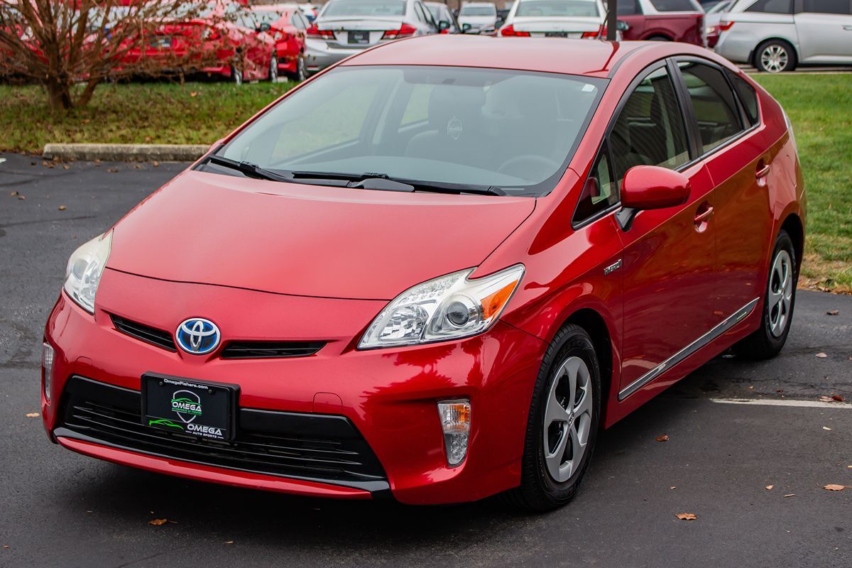 2015 Toyota Prius Two photo 3