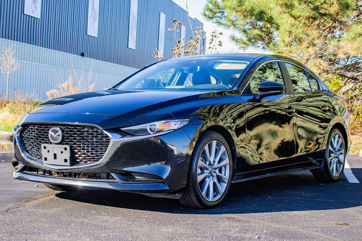 2023 Mazda Mazda3 Sedan 2.5 s Preferred photo 3