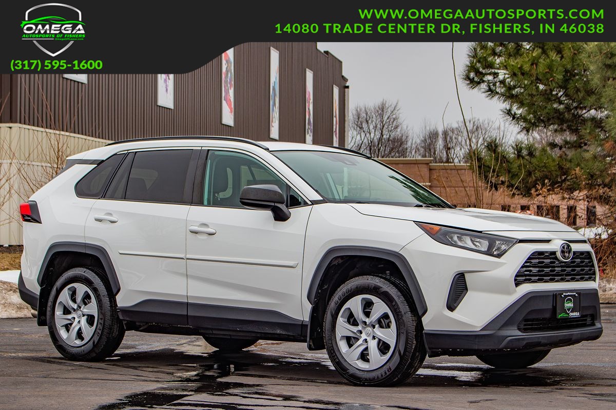 2020 Toyota RAV4 LE AWD's photo