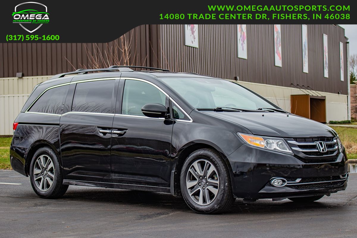 2015 Honda Odyssey Touring's photo