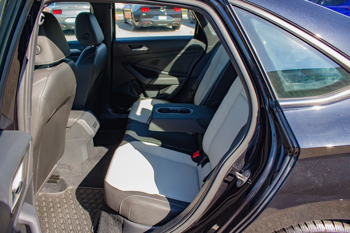 2020 Volkswagen Jetta R-Line - Photo 13