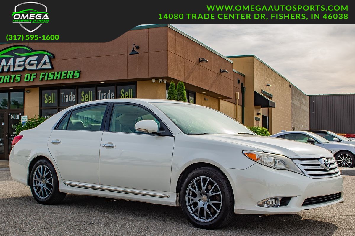 2011 Toyota Avalon Limited's photo