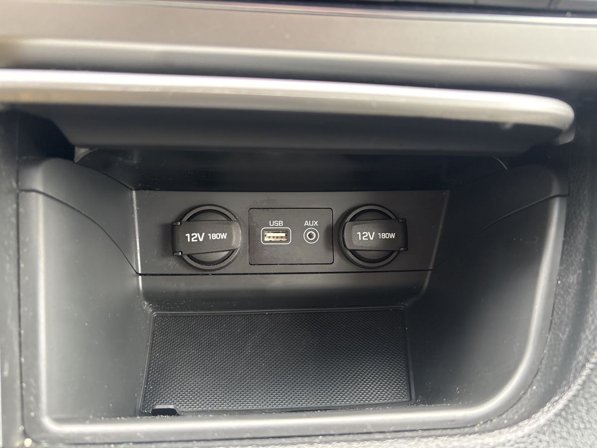 Photo 27 of this Hyundai Sonata
