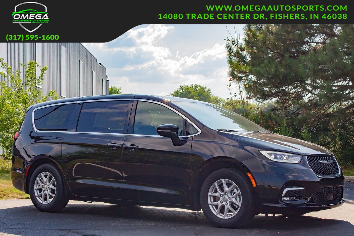 2025 Chrysler Pacifica Select