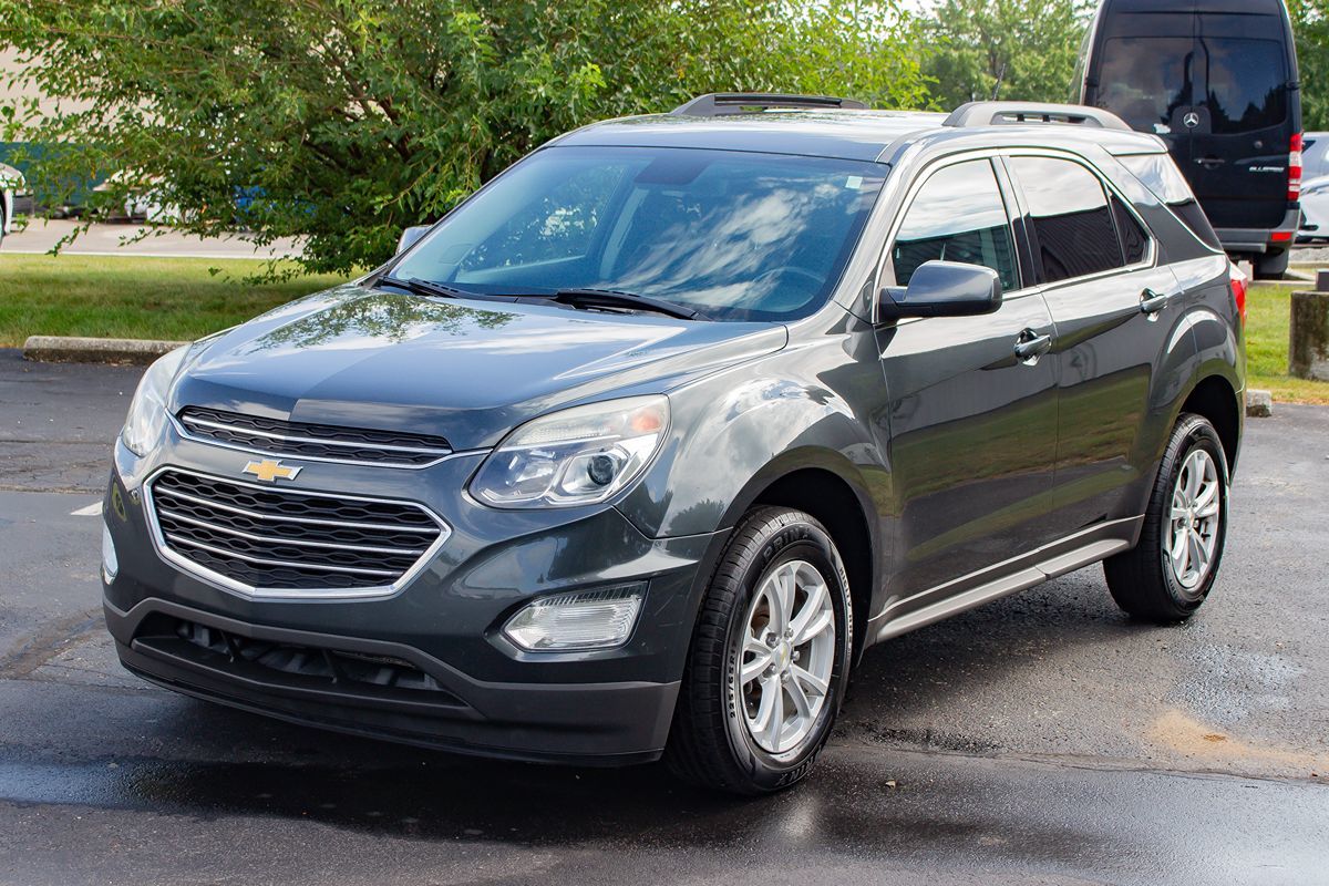 Photo 3 of this Chevrolet Equinox