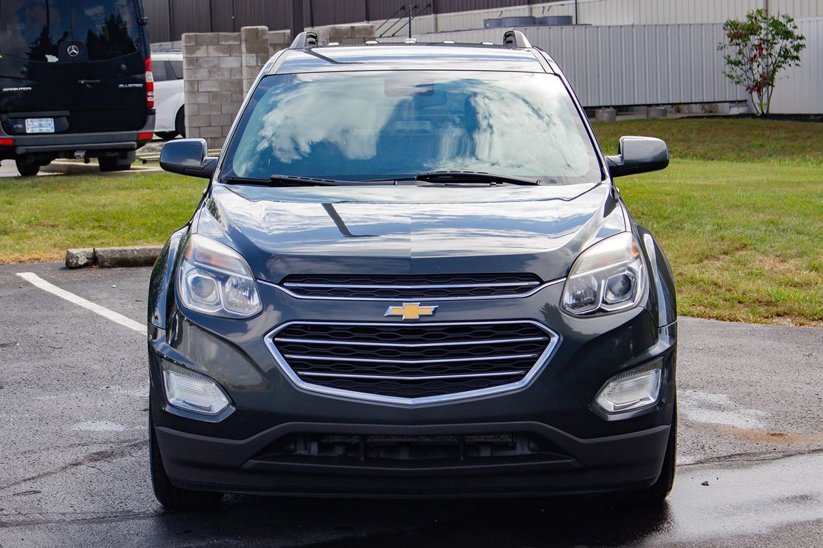 Photo 2 of this Chevrolet Equinox