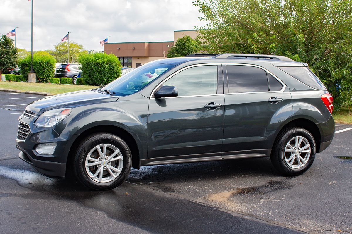 Photo 4 of this Chevrolet Equinox