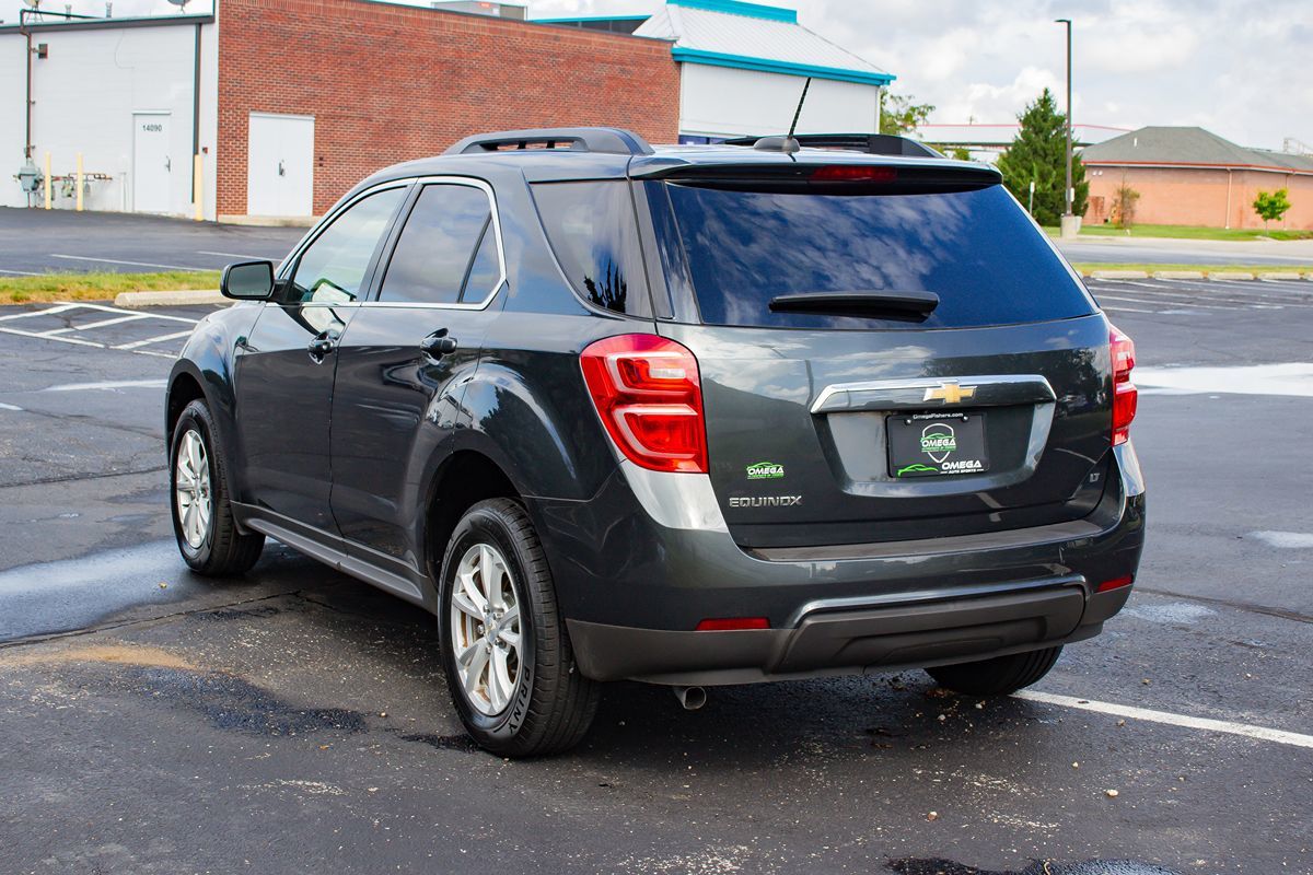Photo 7 of this Chevrolet Equinox