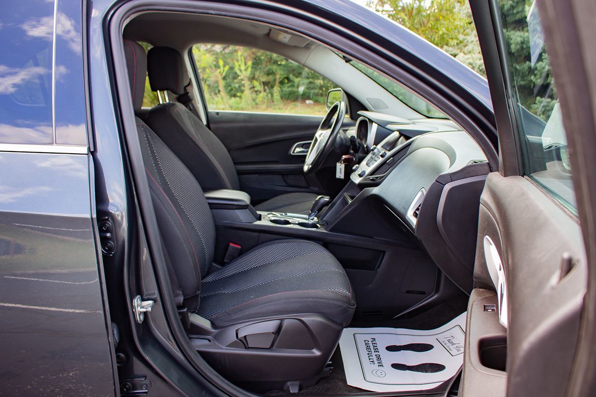 Photo 19 of this Chevrolet Equinox