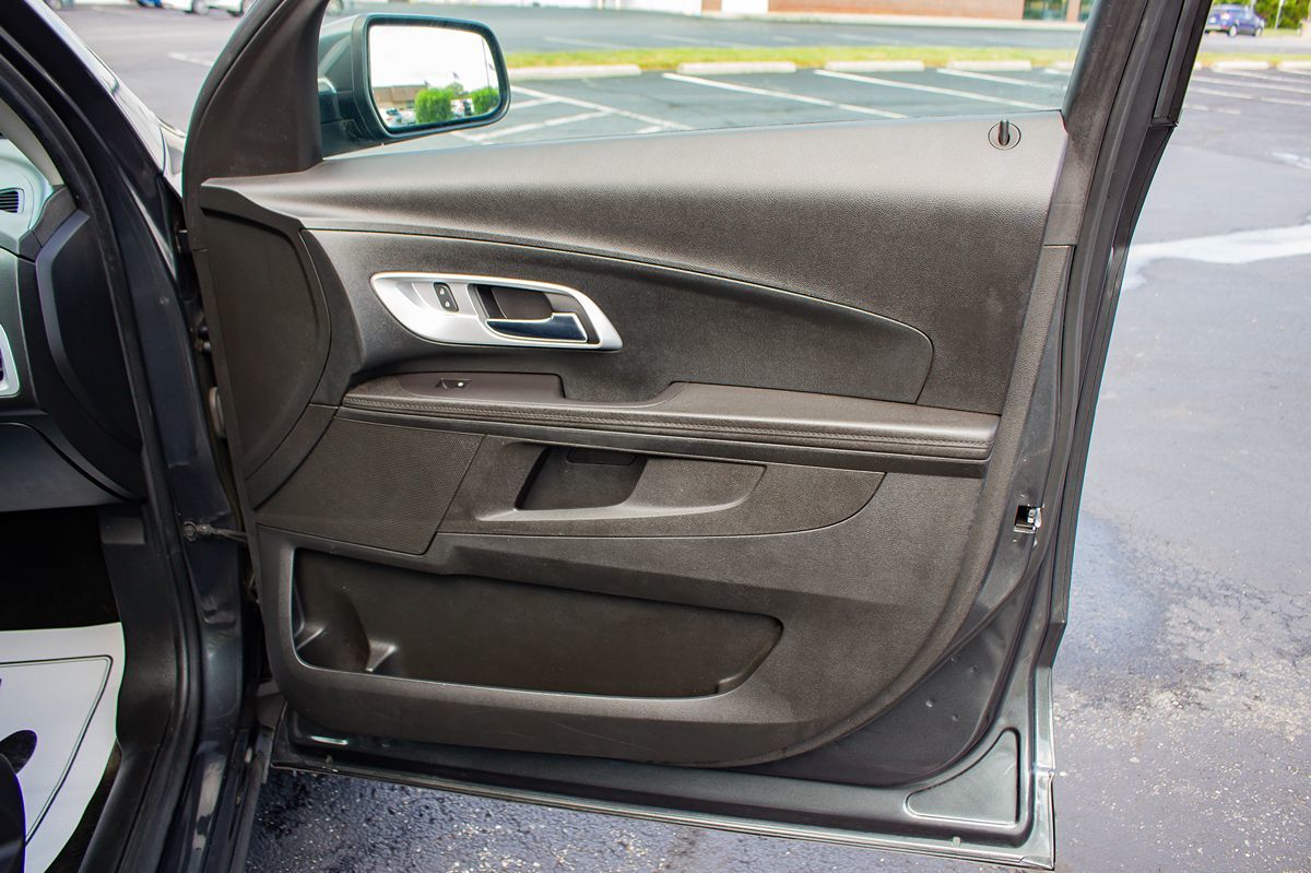 Photo 20 of this Chevrolet Equinox