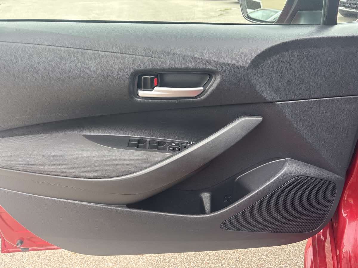 Photo 13 of this Toyota Corolla
