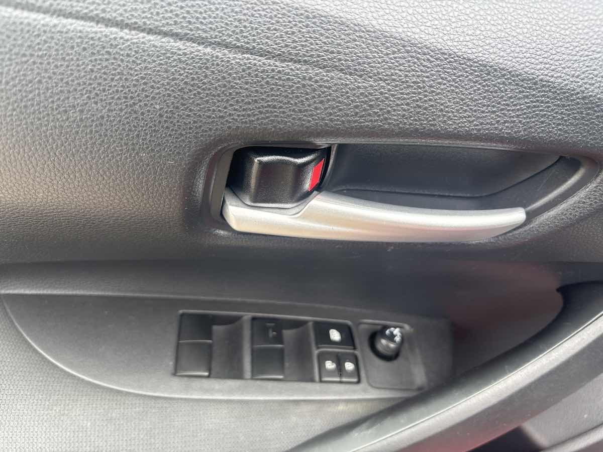 Photo 14 of this Toyota Corolla