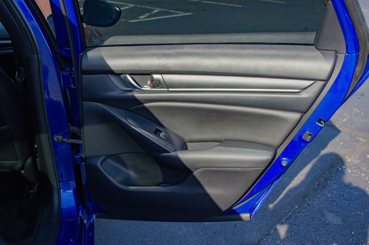 Photo 18 of this Honda Accord Sedan