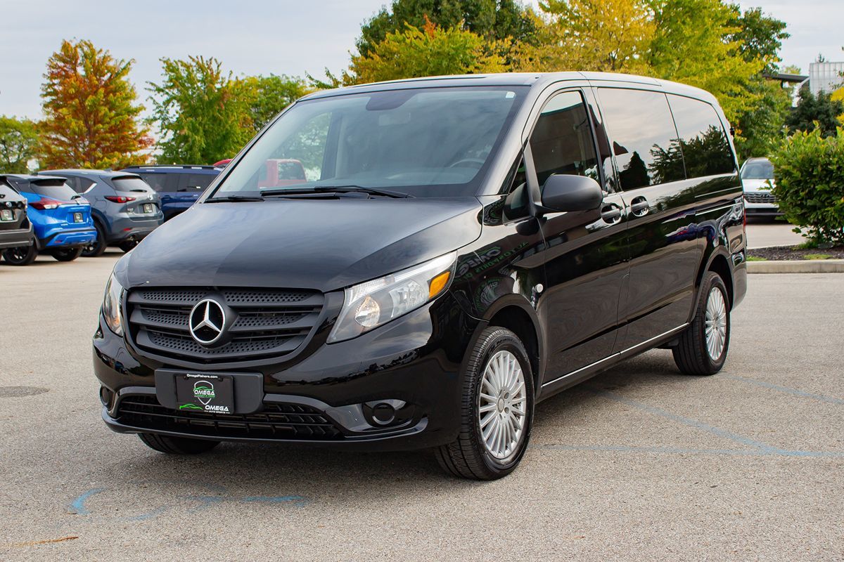 Photo 3 of this Mercedes-Benz Metris Passenger Van