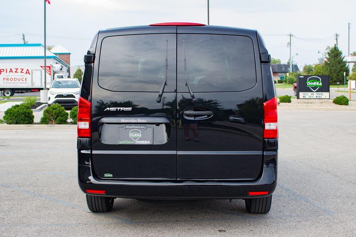 Photo 9 of this Mercedes-Benz Metris Passenger Van