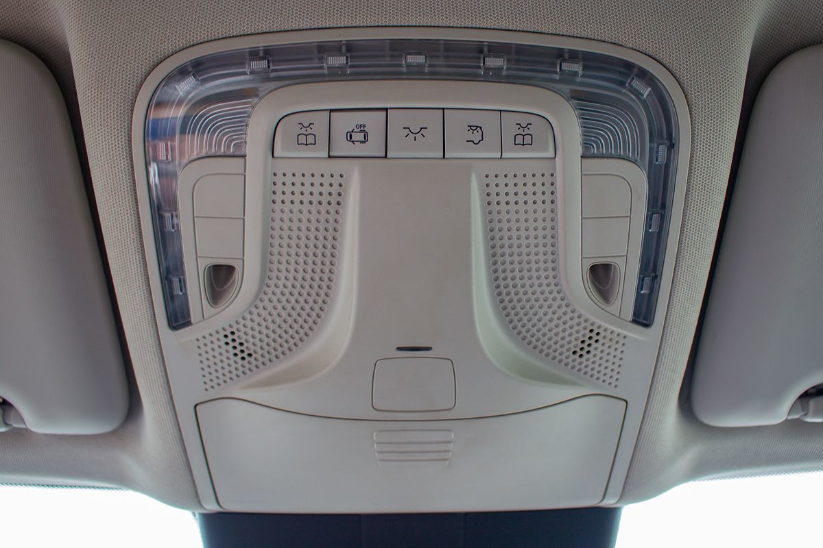 Photo 27 of this Mercedes-Benz Metris Passenger Van
