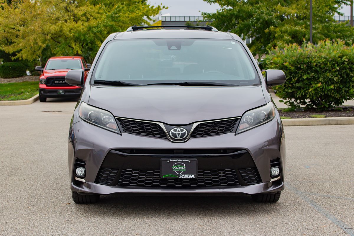 Photo 2 of this Toyota Sienna