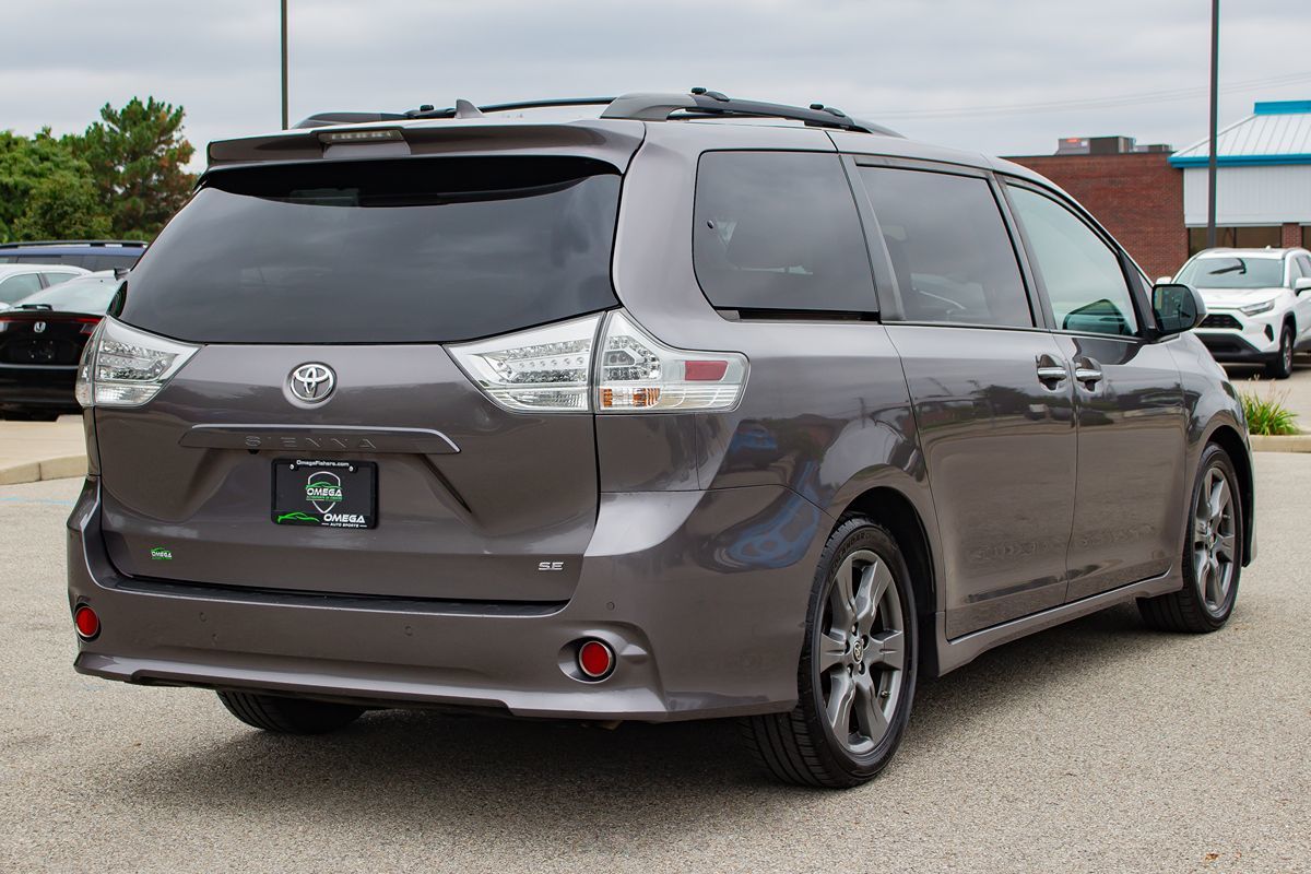 Photo 9 of this Toyota Sienna