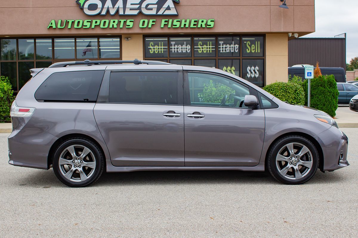 Photo 11 of this Toyota Sienna