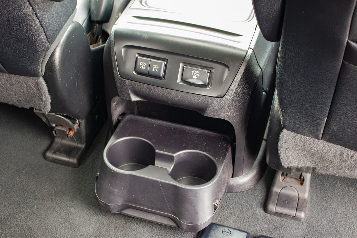 Photo 38 of this Toyota Sienna