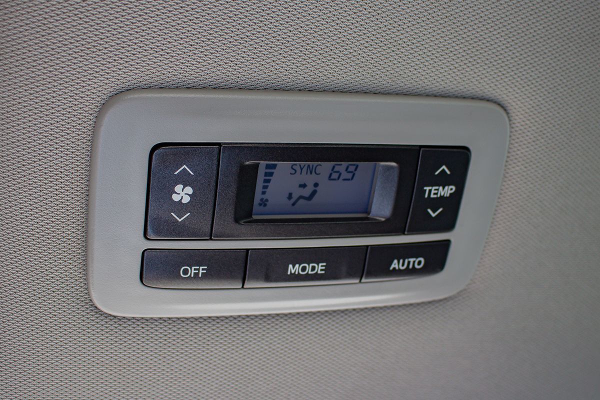 Photo 40 of this Toyota Sienna