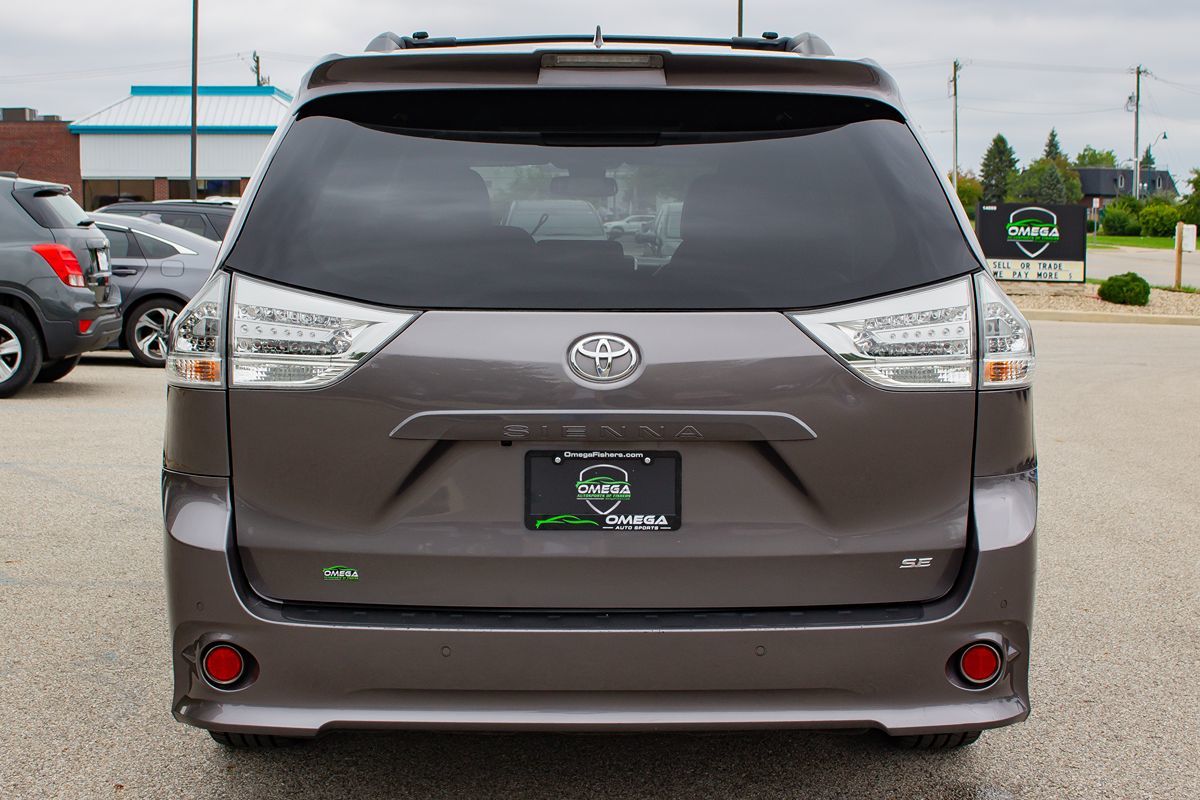 Photo 8 of this Toyota Sienna