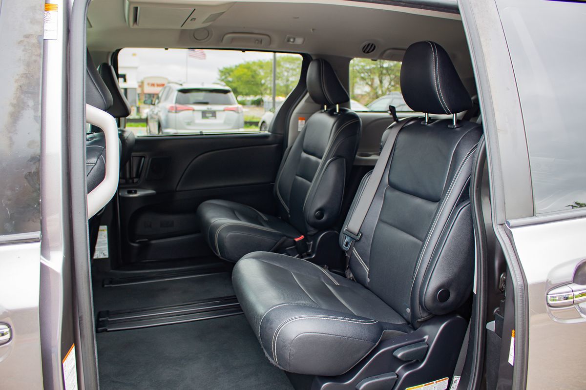 Photo 17 of this Toyota Sienna