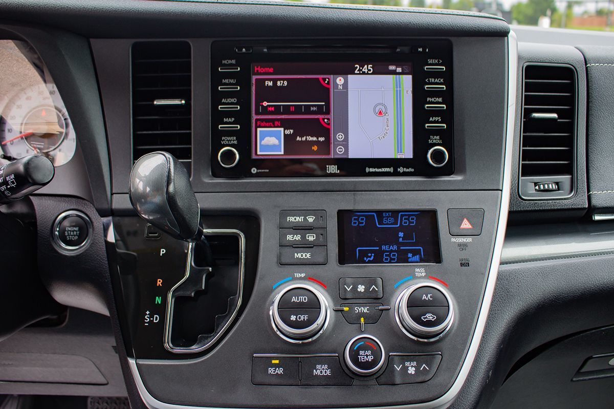 Photo 29 of this Toyota Sienna