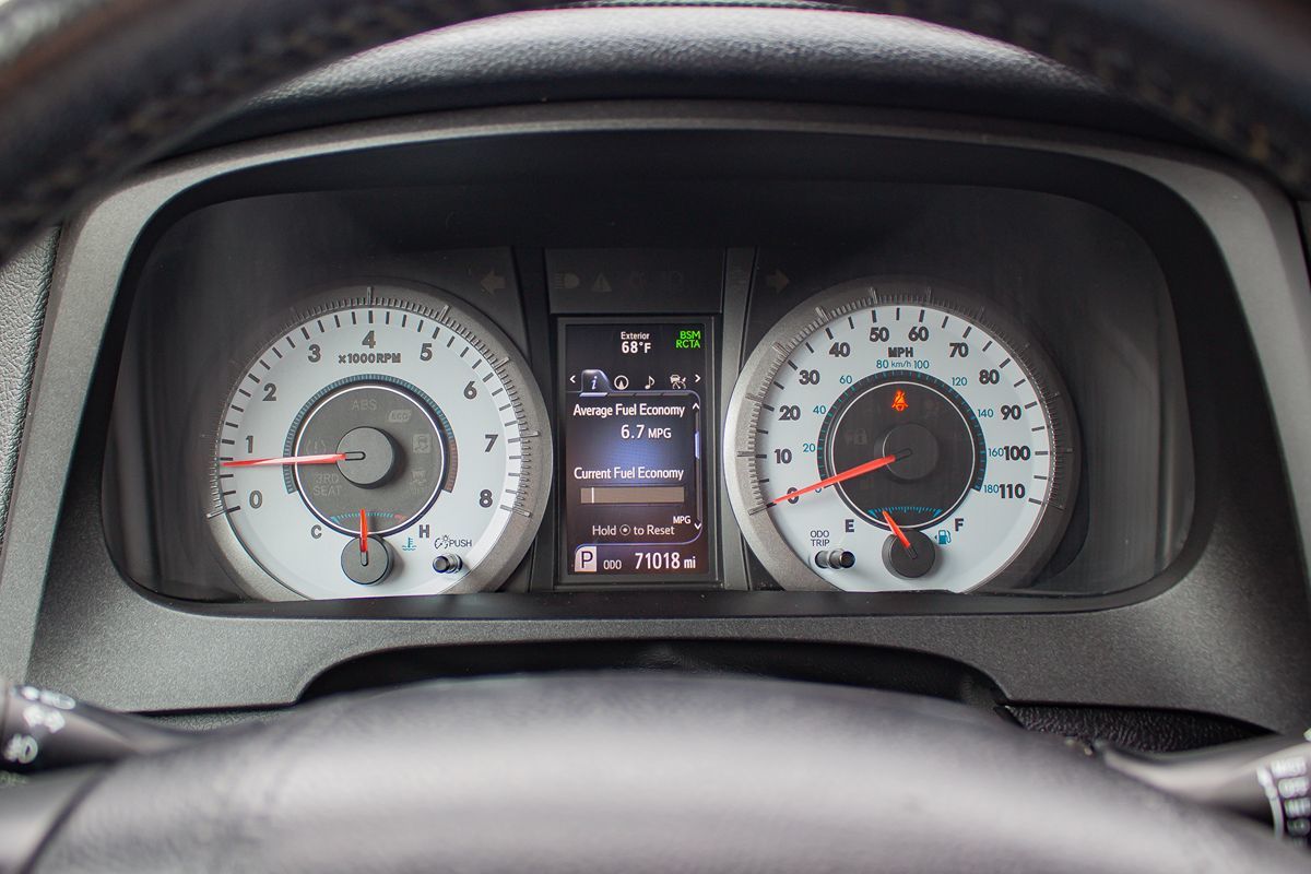 Photo 28 of this Toyota Sienna
