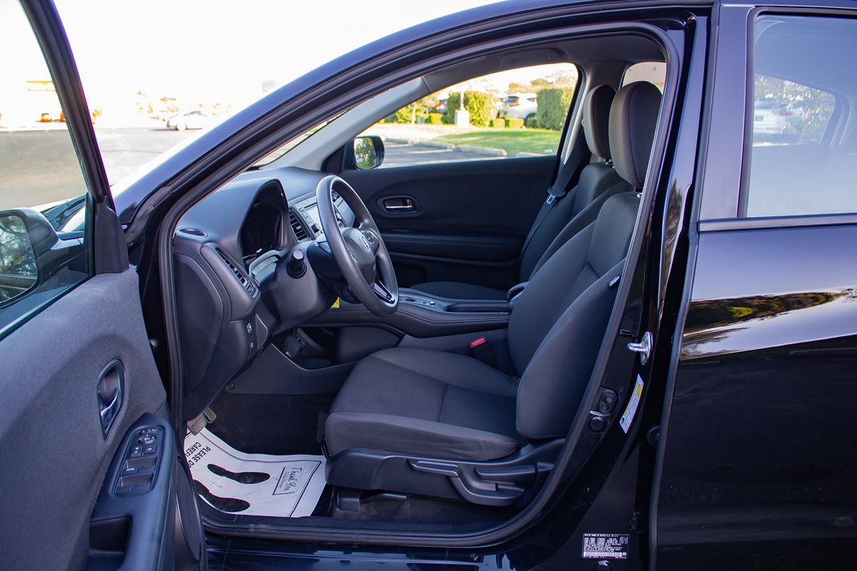 Photo 12 of this Honda HR-V