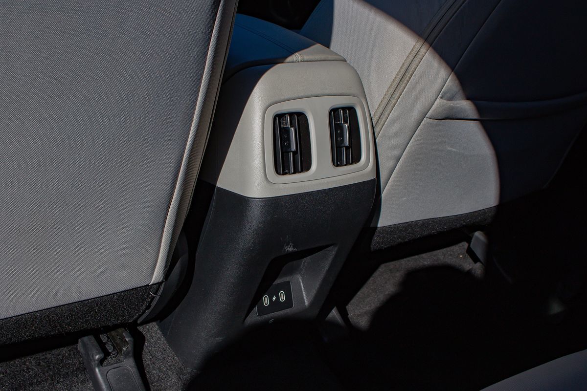 Photo 32 of this Hyundai Tucson