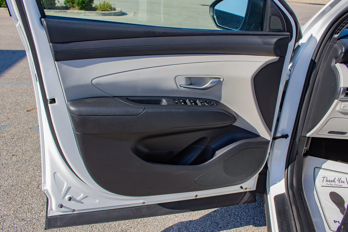Photo 12 of this Hyundai Tucson