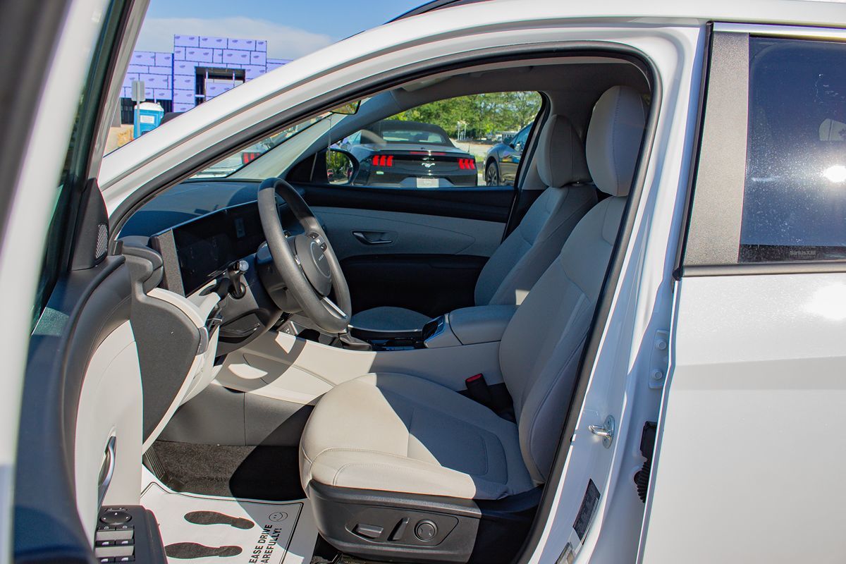 Photo 11 of this Hyundai Tucson