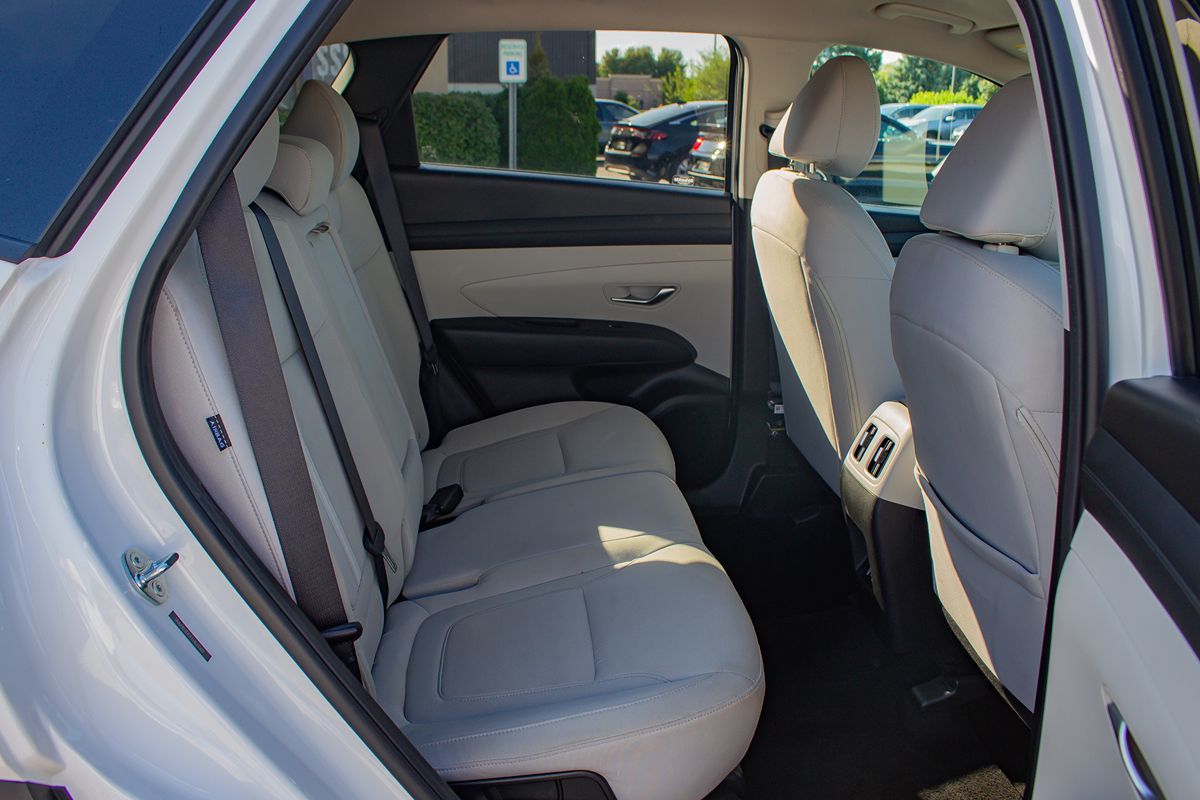 Photo 17 of this Hyundai Tucson