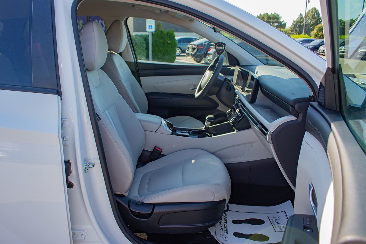 Photo 19 of this Hyundai Tucson