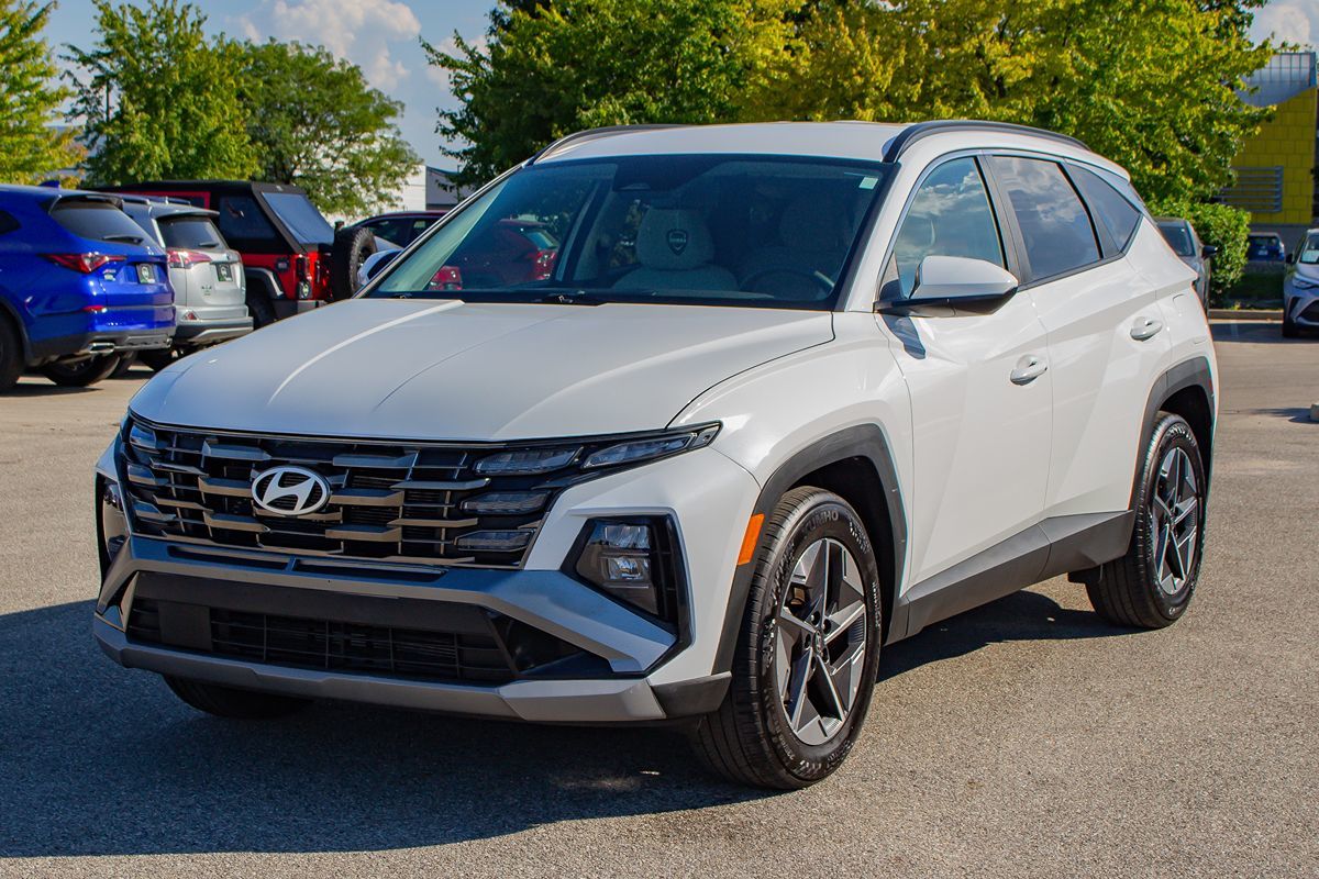 Photo 2 of this Hyundai Tucson