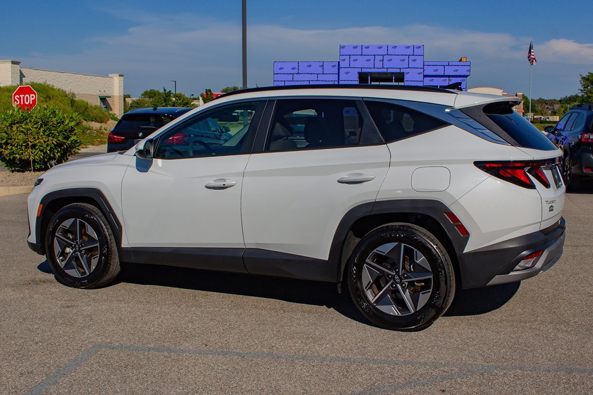 Photo 5 of this Hyundai Tucson
