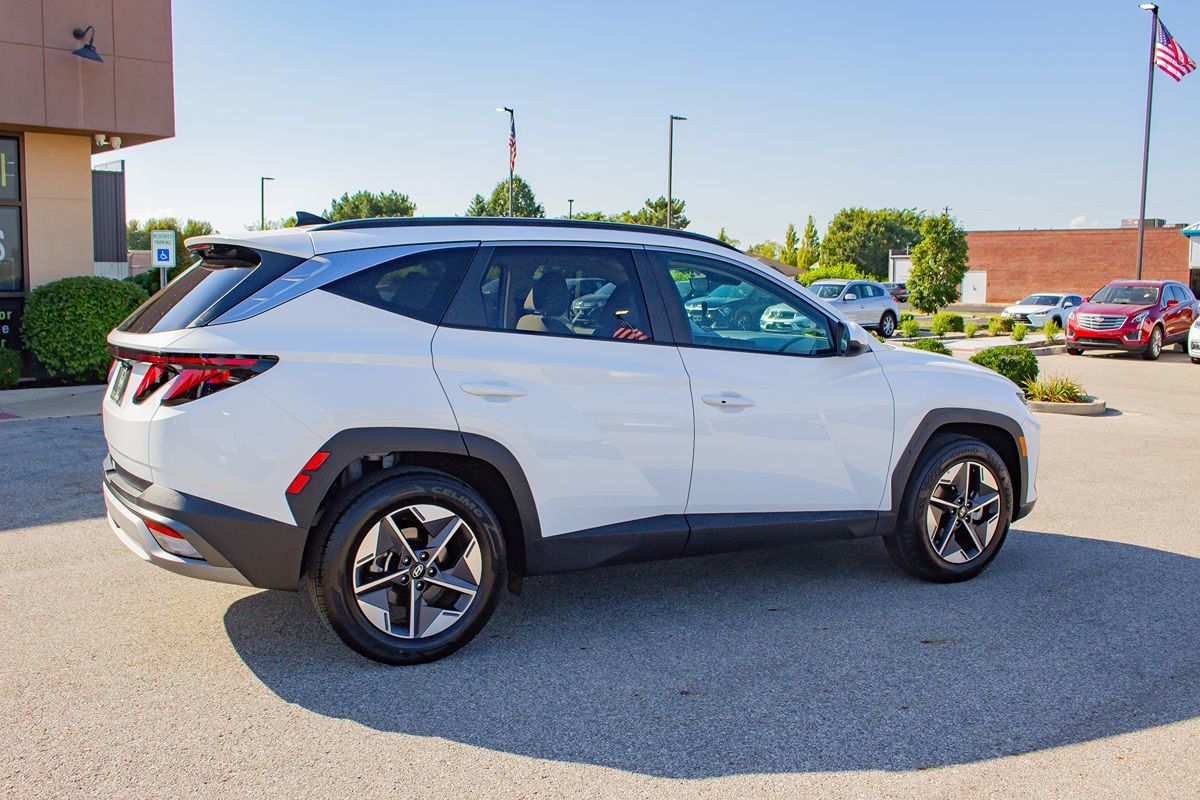 Photo 9 of this Hyundai Tucson