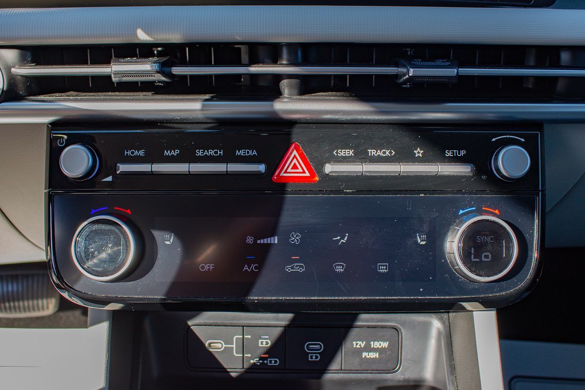 Photo 28 of this Hyundai Tucson