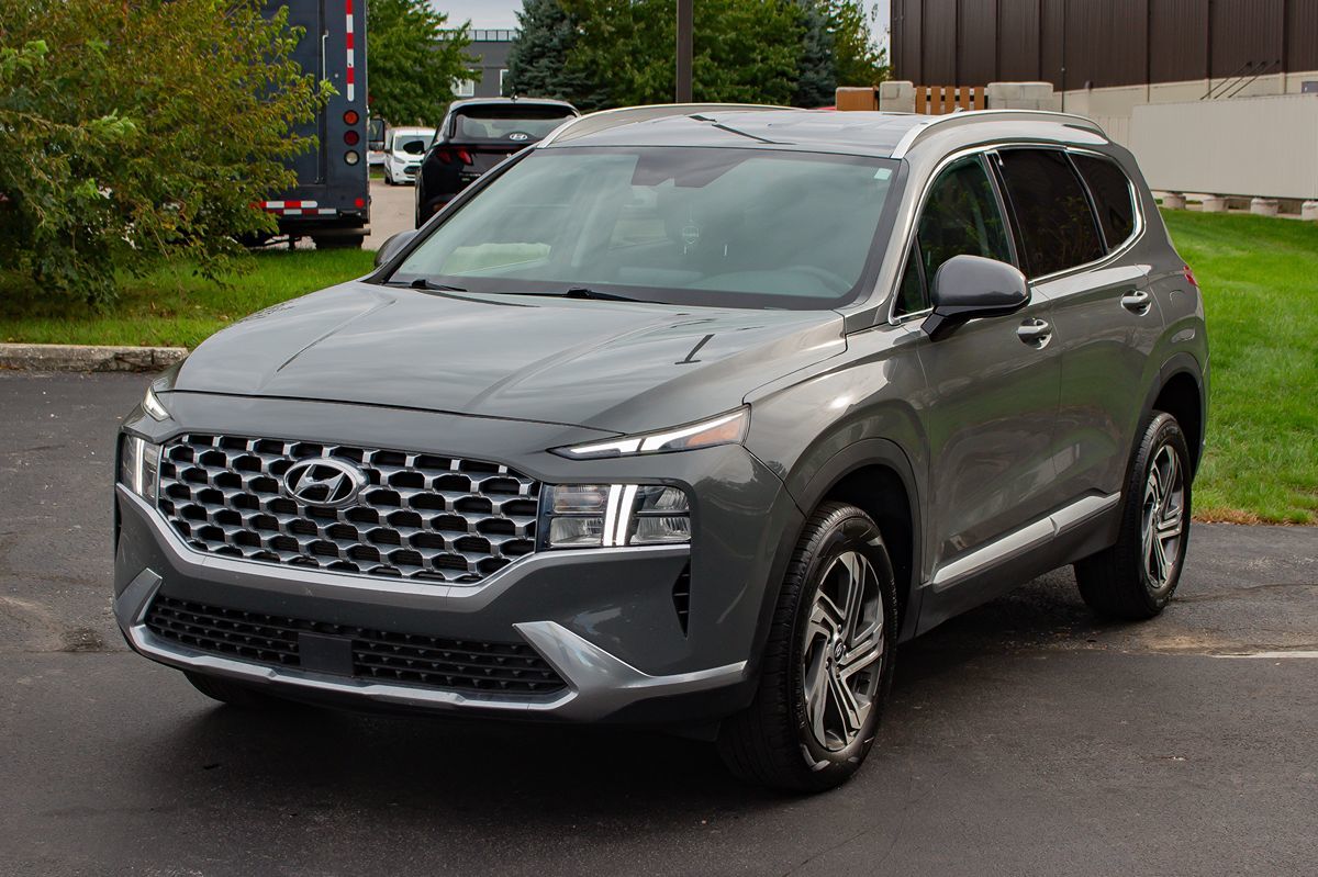 Photo 3 of this Hyundai Santa Fe