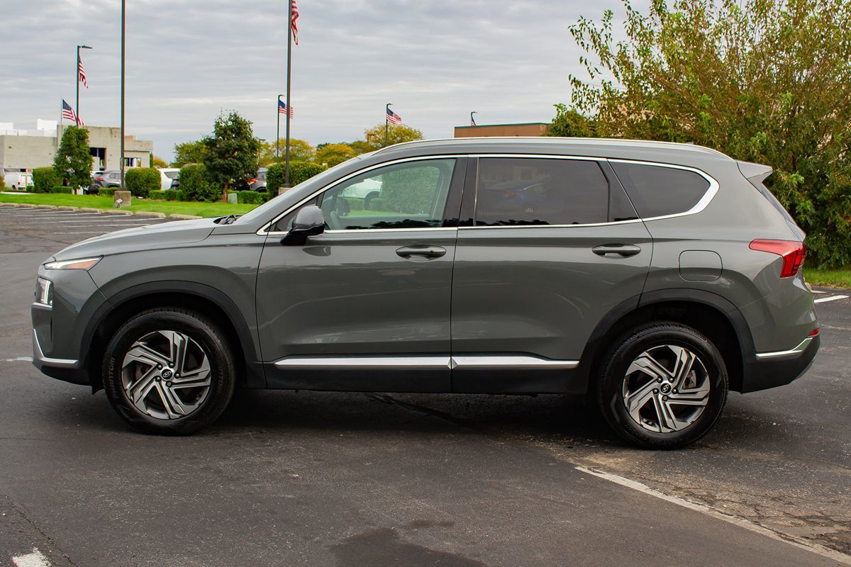 Photo 5 of this Hyundai Santa Fe